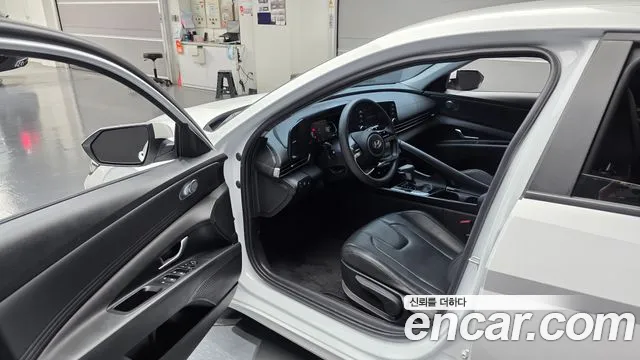 Hyundai Avante — фото 10