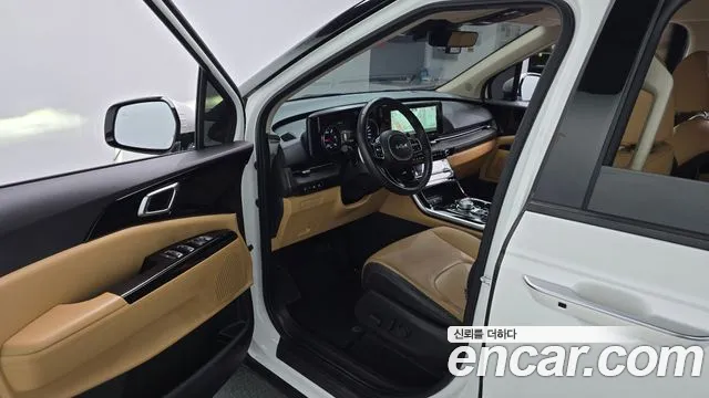 Kia Carnival — фото 10