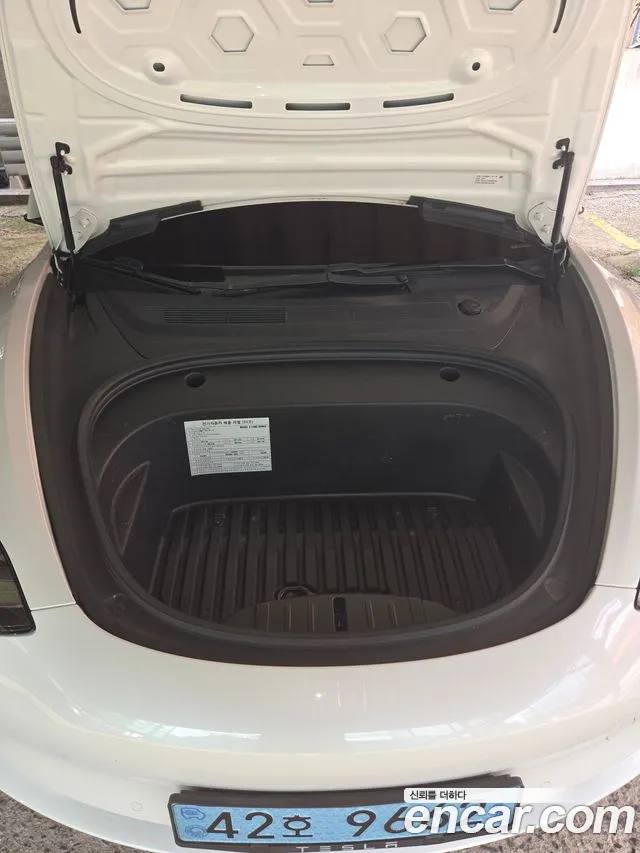 Tesla Model 3 — фото 2