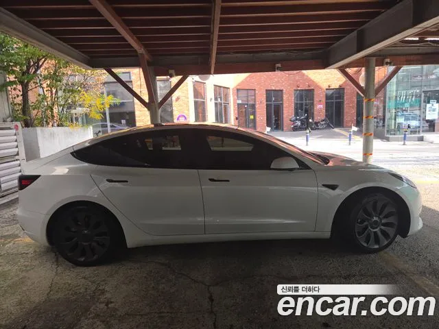 Tesla Model 3 — фото 3