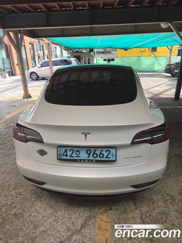 Tesla Model 3 — фото 4
