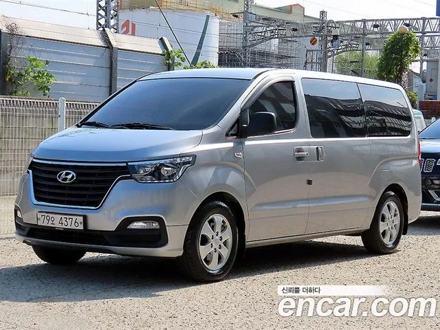 Hyundai Starex — фото 1