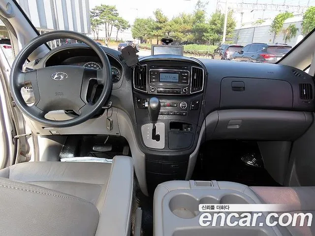 Hyundai Starex — фото 11