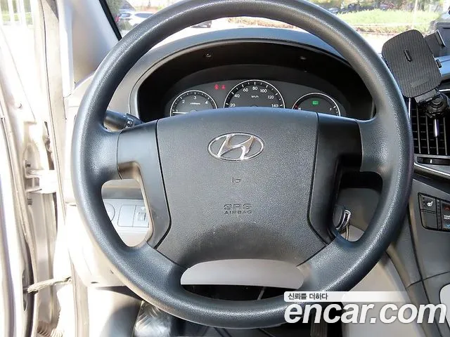 Hyundai Starex — фото 12