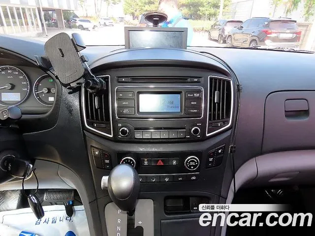 Hyundai Starex — фото 15