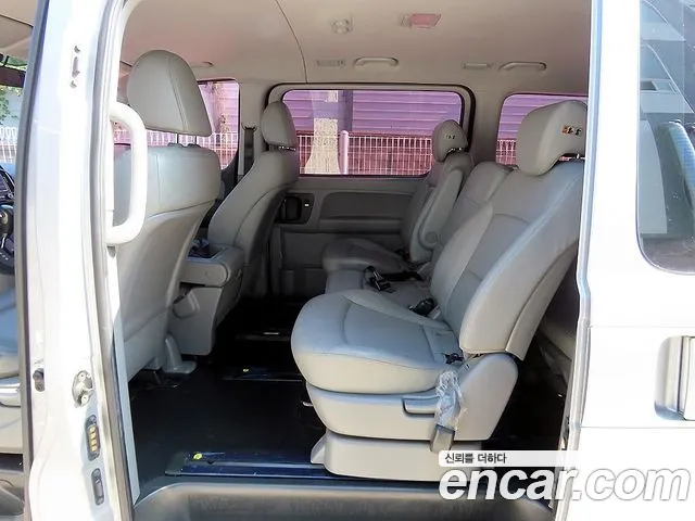 Hyundai Starex — фото 17