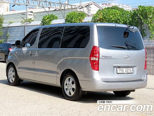 Hyundai Starex — фото 2