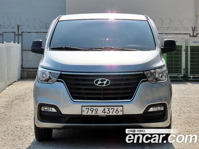 Hyundai Starex — фото 3