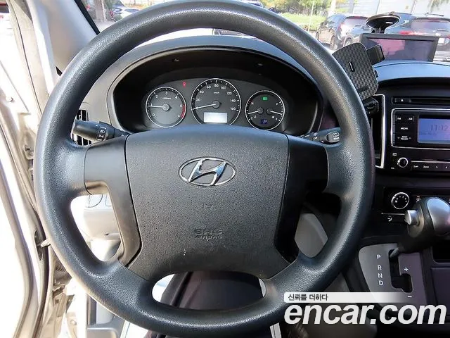 Hyundai Starex — фото 10