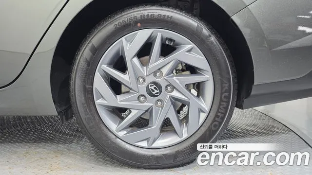 Hyundai Avante — фото 21