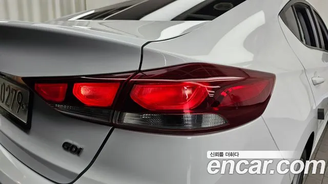 Hyundai Avante — фото 23