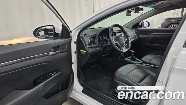 Hyundai Avante — фото 10
