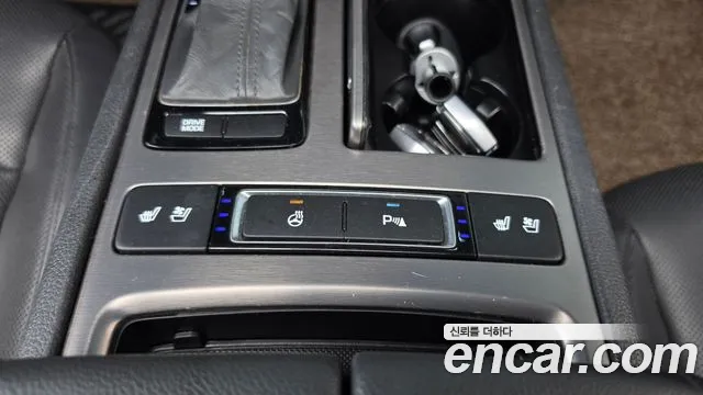 Hyundai Genesis — фото 16