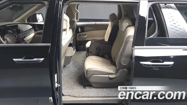 Kia Carnival — фото 12