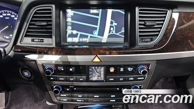 Hyundai Genesis — фото 17