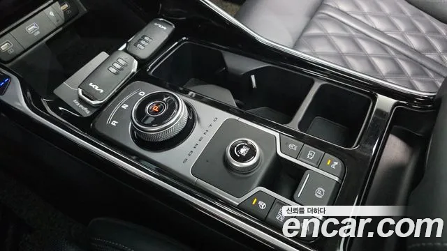 Kia Sorento — фото 8