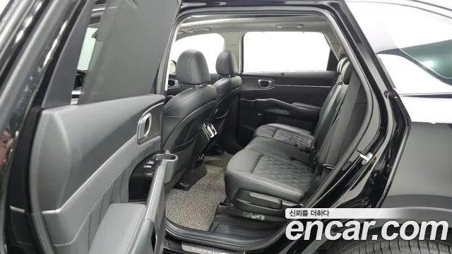 Kia Sorento — фото 10