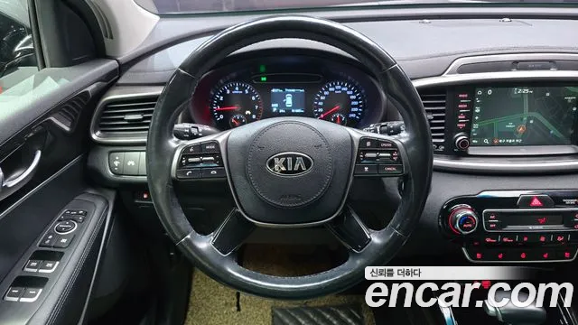 Kia Sorento — фото 14
