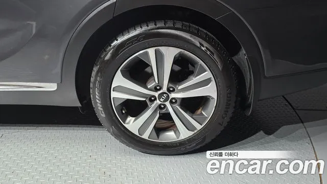 Kia Sorento — фото 21