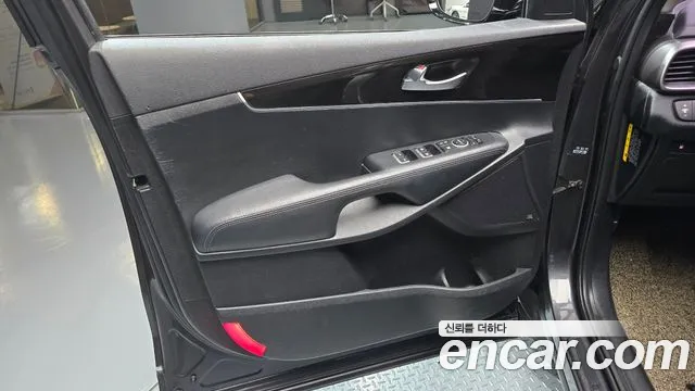 Kia Sorento — фото 24