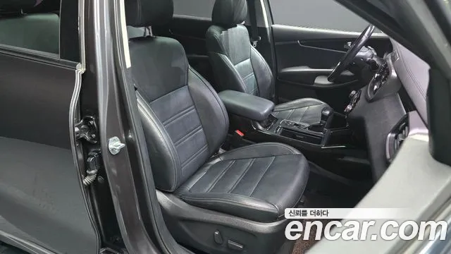 Kia Sorento — фото 26