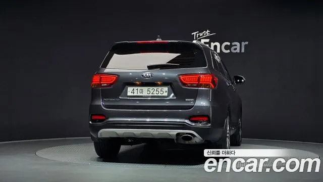 Kia Sorento — фото 4