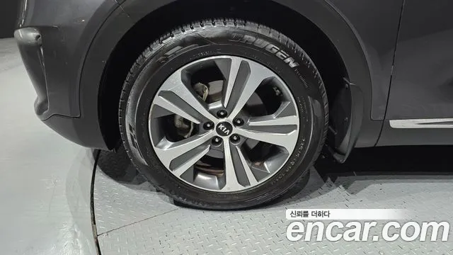 Kia Sorento — фото 5