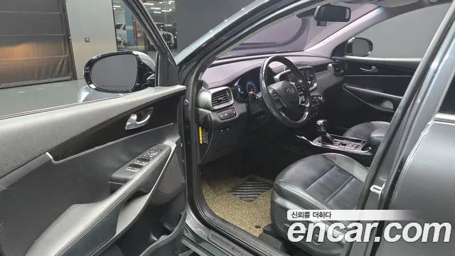 Kia Sorento — фото 10