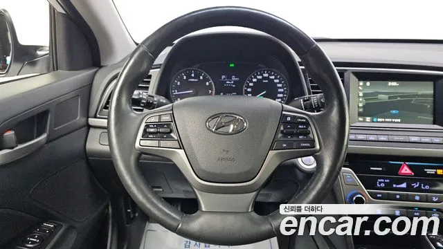 Hyundai Avante — фото 15