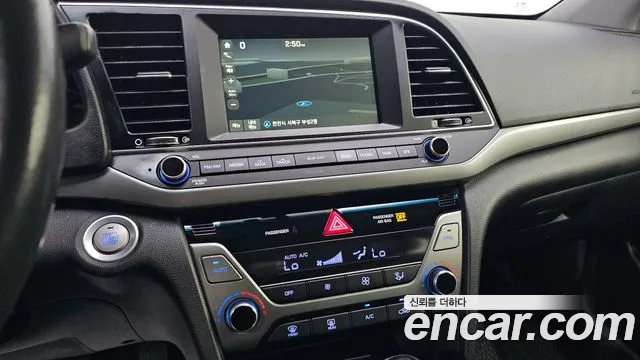 Hyundai Avante — фото 16