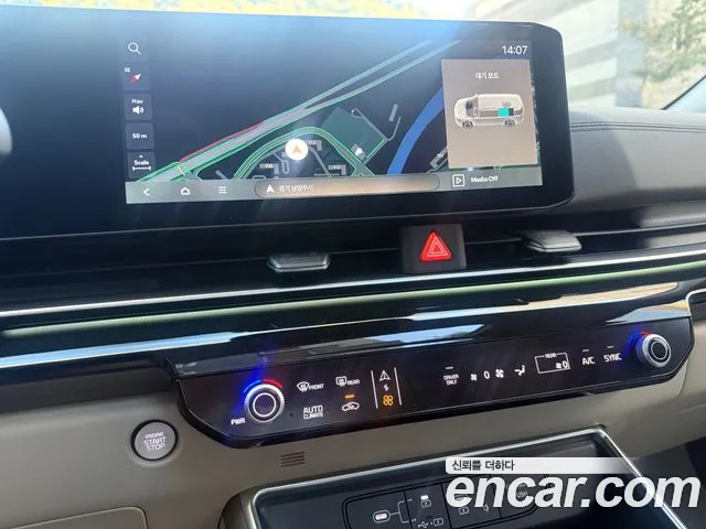 Kia Carnival — фото 11