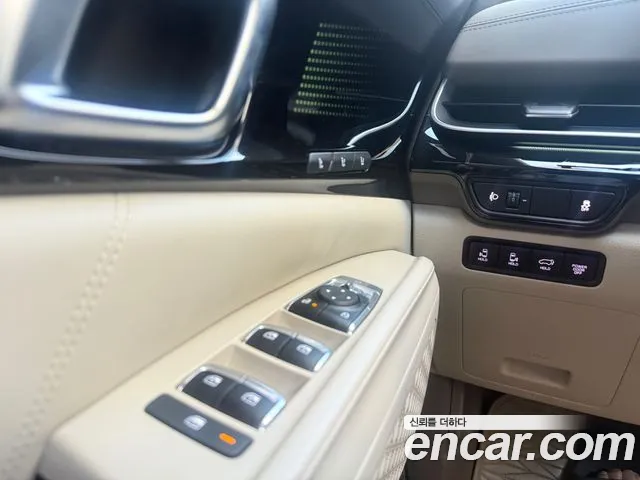 Kia Carnival — фото 12