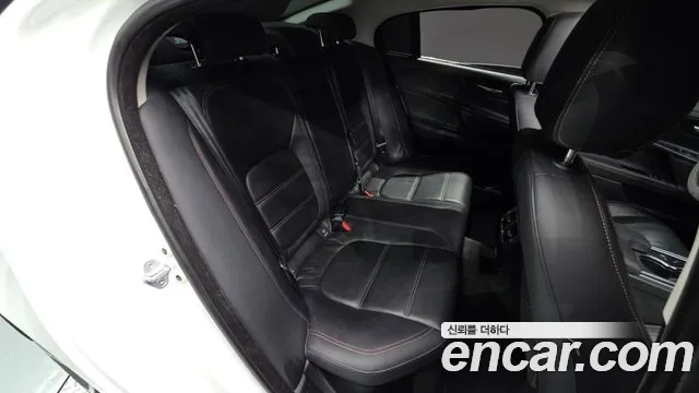 Jaguar XE — фото 26