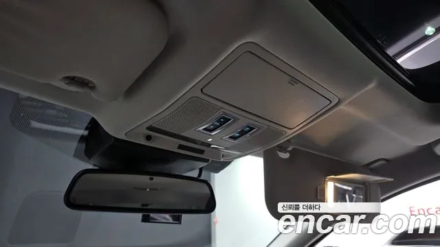 Jaguar XE — фото 27