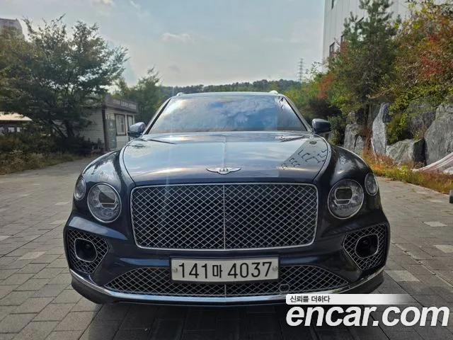 Bentley Bentayga — фото 1
