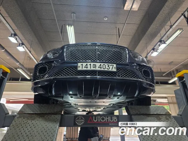 Bentley Bentayga — фото 19