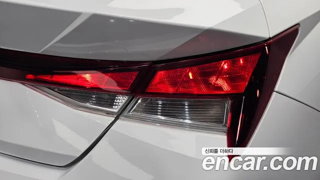 Hyundai Avante — фото 23