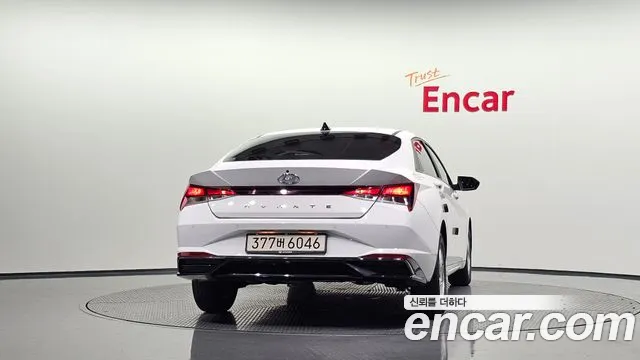 Hyundai Avante — фото 3