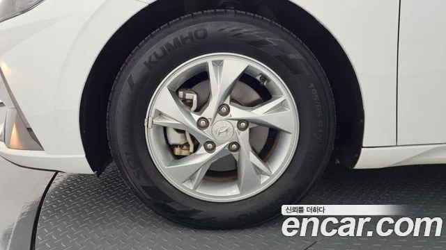 Hyundai Avante — фото 4