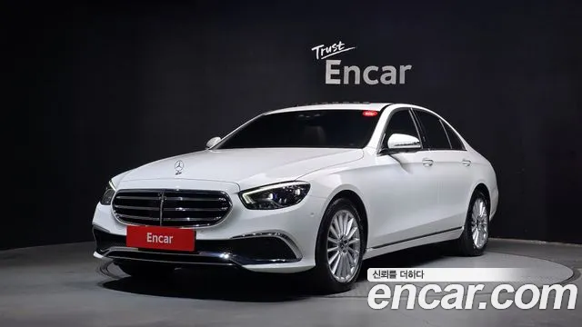 Mercedes-Benz E-Class — фото 1