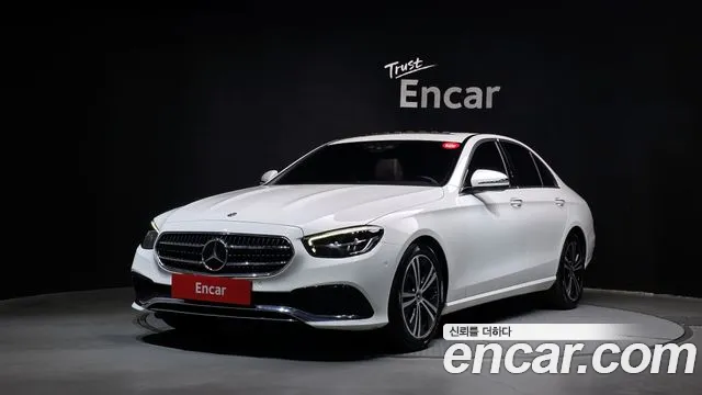 Mercedes-Benz E-Class — фото 1