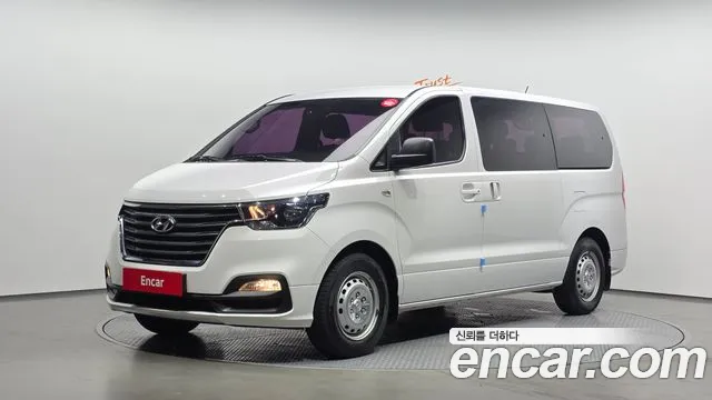 Hyundai Starex — фото 1