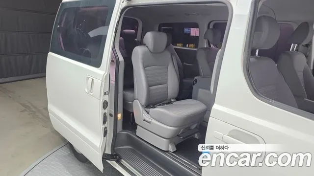 Hyundai Starex — фото 12
