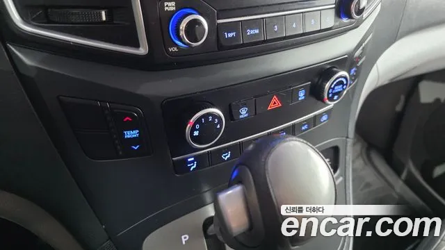 Hyundai Starex — фото 16