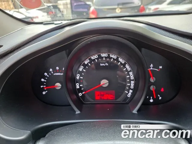 Kia Sportage — фото 12