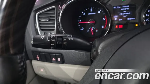 Kia Carnival — фото 34