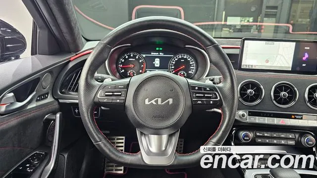 Kia Stinger — фото 13