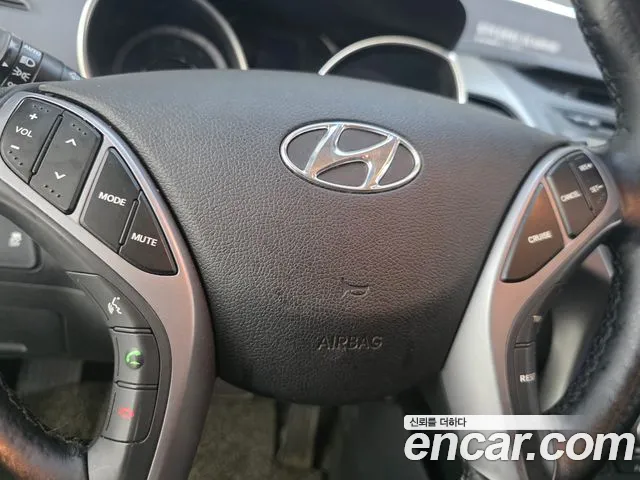 Hyundai Avante — фото 15