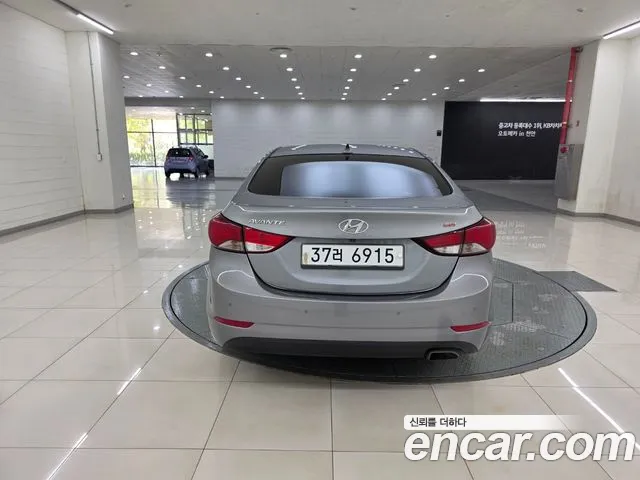 Hyundai Avante — фото 3