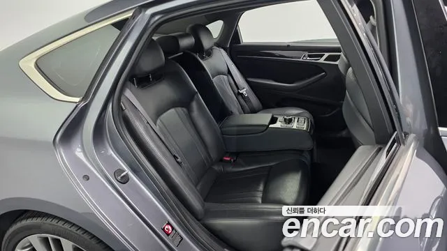 Hyundai Genesis — фото 10